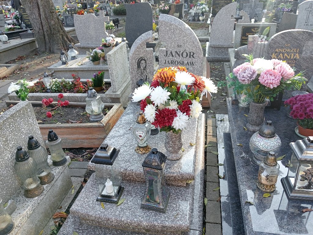 Grób Jarosław Janór