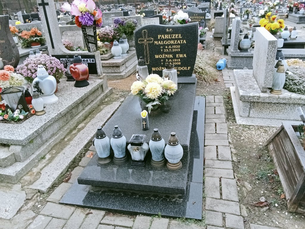 Grób Ewa Woźnik